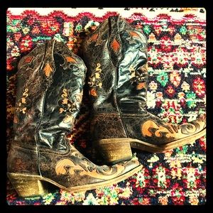 Ladies Corral Pointed Toe Cowboy Boots